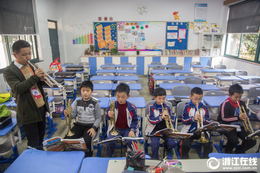 記者：拜仁很快就會(huì)與德里赫特對(duì)話(huà)，出售他的計(jì)劃沒(méi)有改變[多圖]